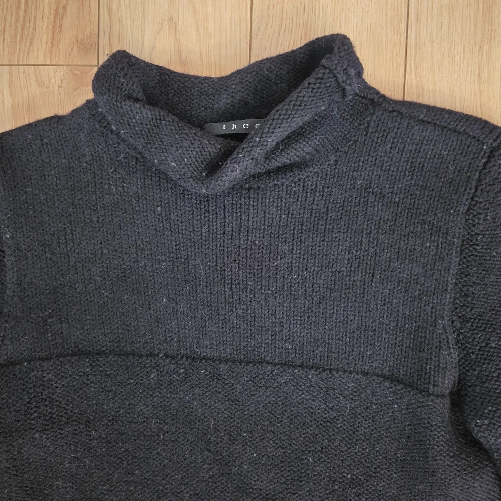 Theory pre loved